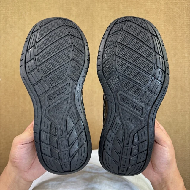 Balenciaga Sneakers Hamptons product detail image 16
