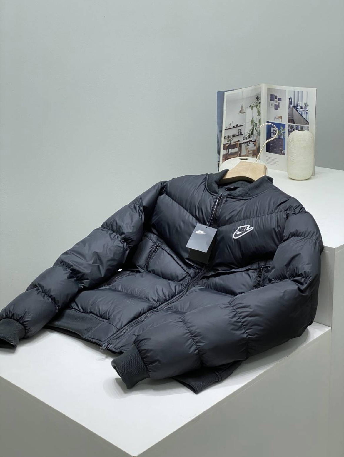 Nike Down Jackets Quilted zip-front bomber jacket with ribbed collar and cuffs — Black