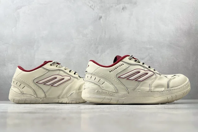 Balenciaga Sneakers Hamptons product detail image 5
