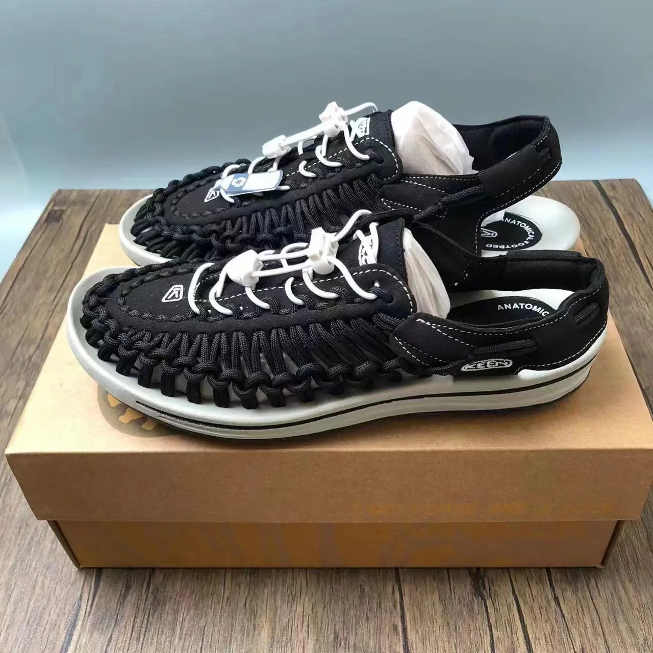 KEEN Sandals UNEEK cord-woven — 22