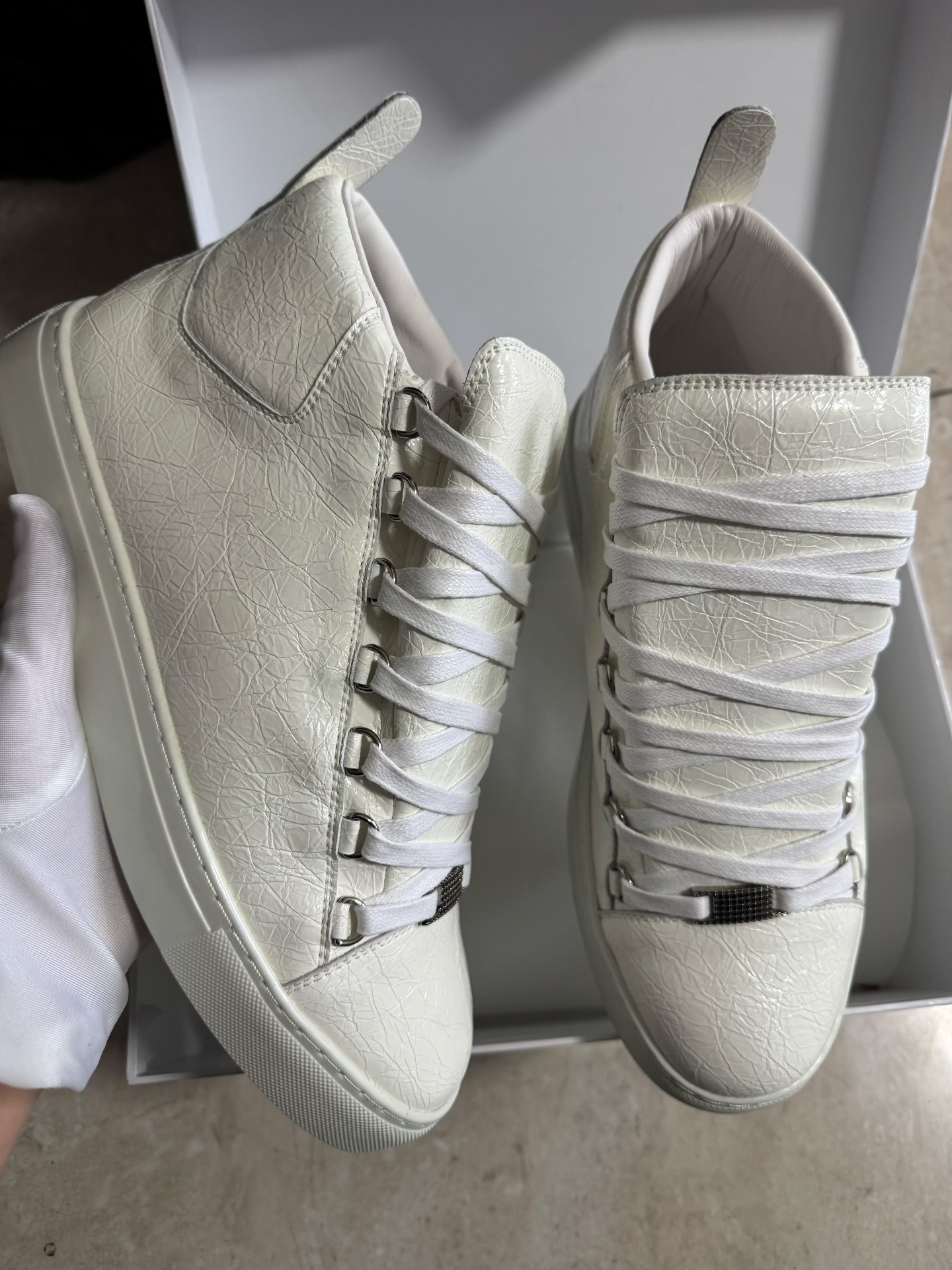 Unbranded Sneakers High-top lace-up with metal eyelets — White high-top