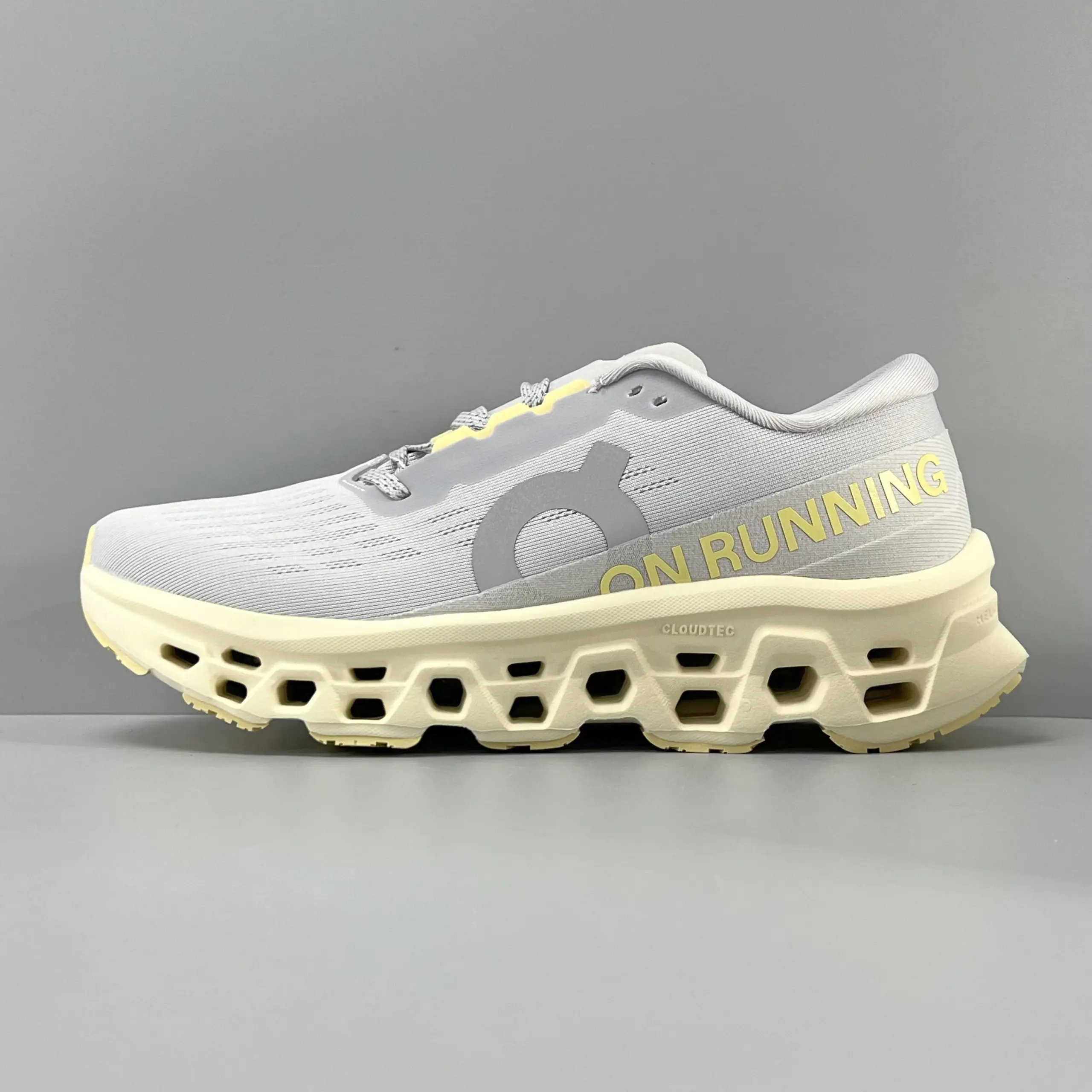 On Sneakers Cloudmonster 3 — *016