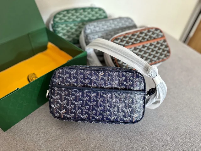 Goyard Crossbody Bags Monogram Zip Camera Bag product detail image 7