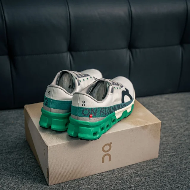 On Sneakers Cloudmonster Hyper product detail image 7