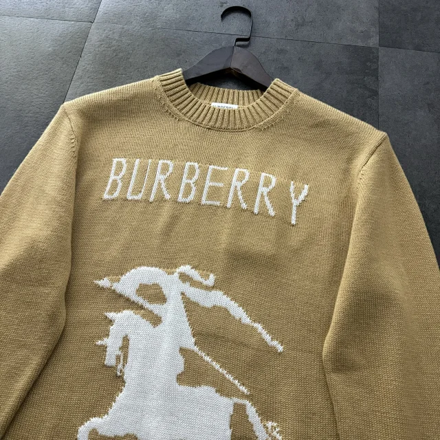 Burberry Knitwear Equestrian Knight stand-collar half-zip sweater product detail image 22