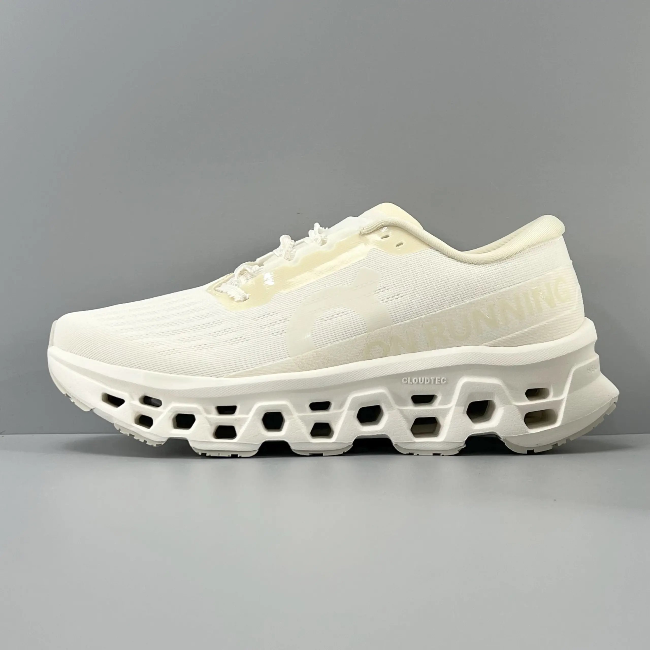 On Sneakers Cloudmonster 3 — *013