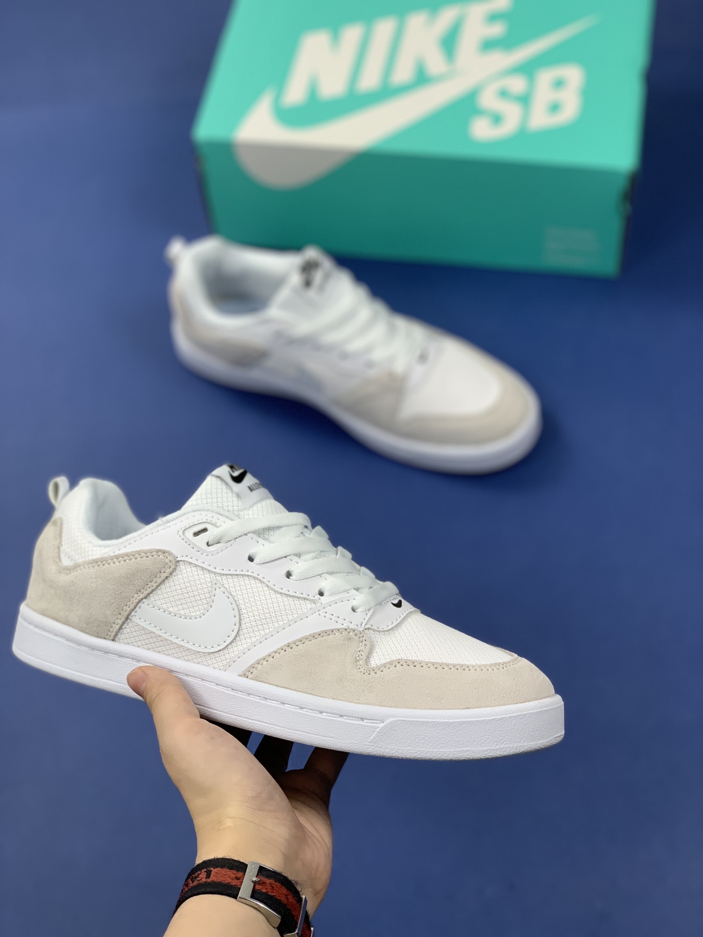 Nike Sneakers SB Alleyoop — white
