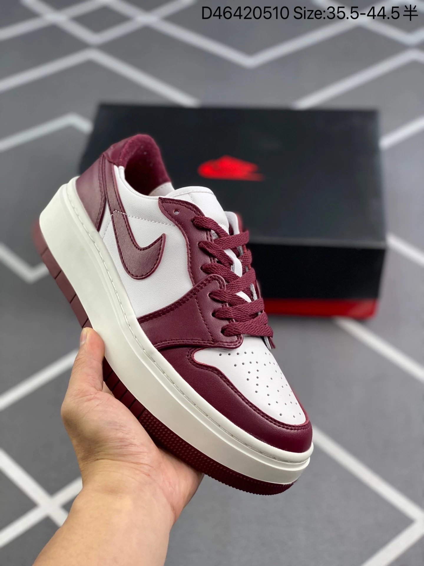 Nike Sneakers Low-Top Platform — Red and white