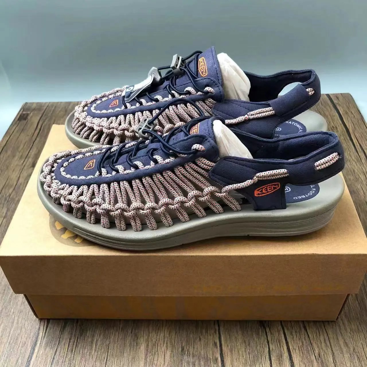 KEEN Sandals UNEEK cord-woven — 23