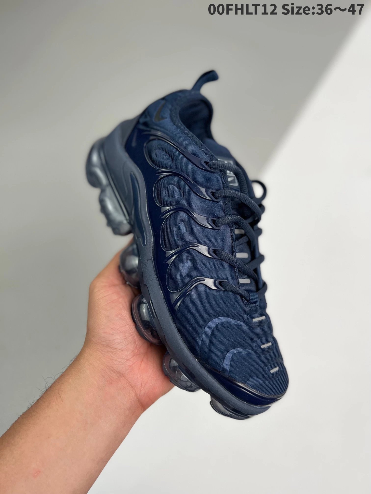 Nike Sneakers Air VaporMax Plus — 19