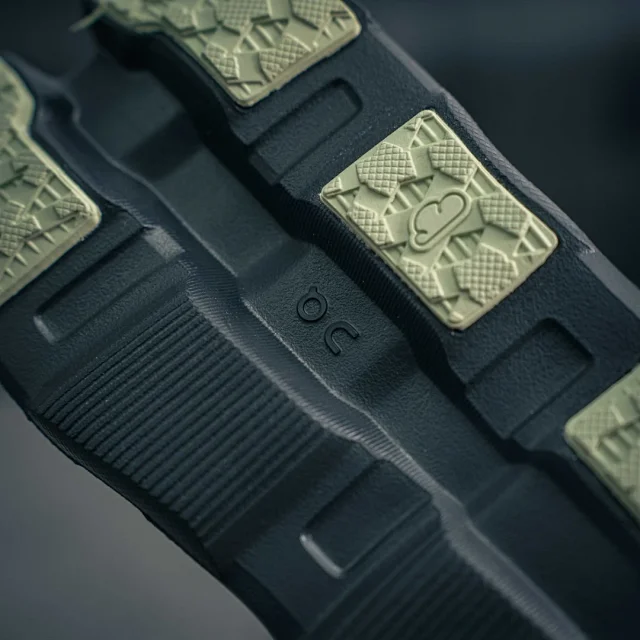 On Sneakers Cloudmonster Hyper product detail image 13