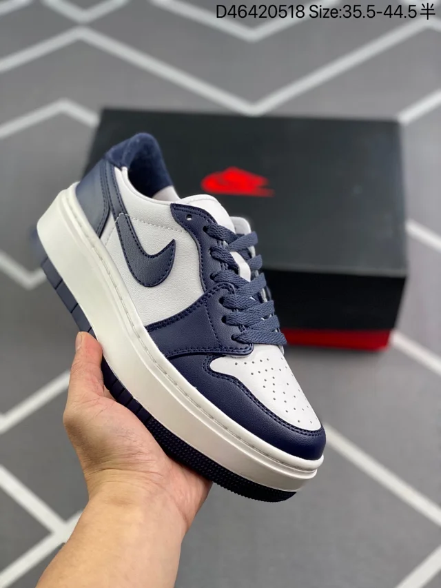 Nike Sneakers Low-Top Platform product detail image 2