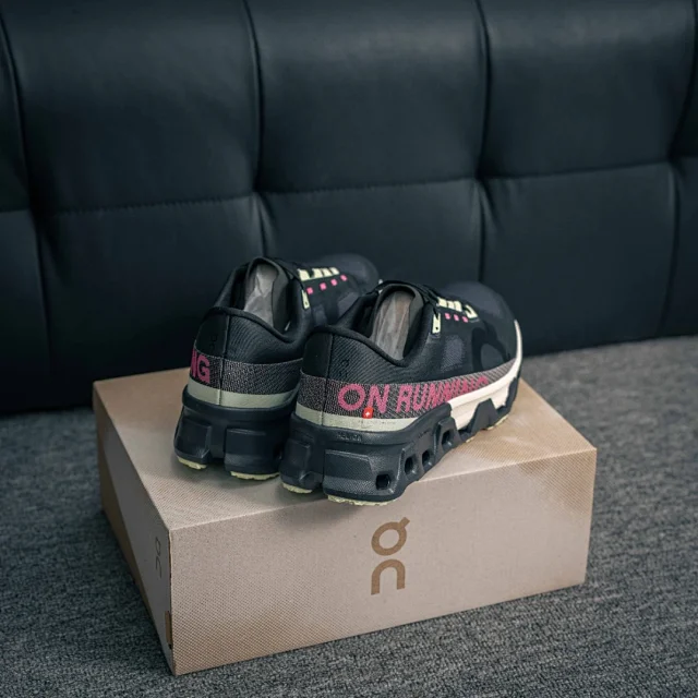 On Sneakers Cloudmonster Hyper product detail image 16