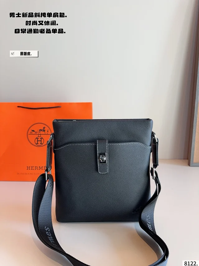 Hermès Crossbody Bags Leather zip-top bag with flap pocket product detail image 6