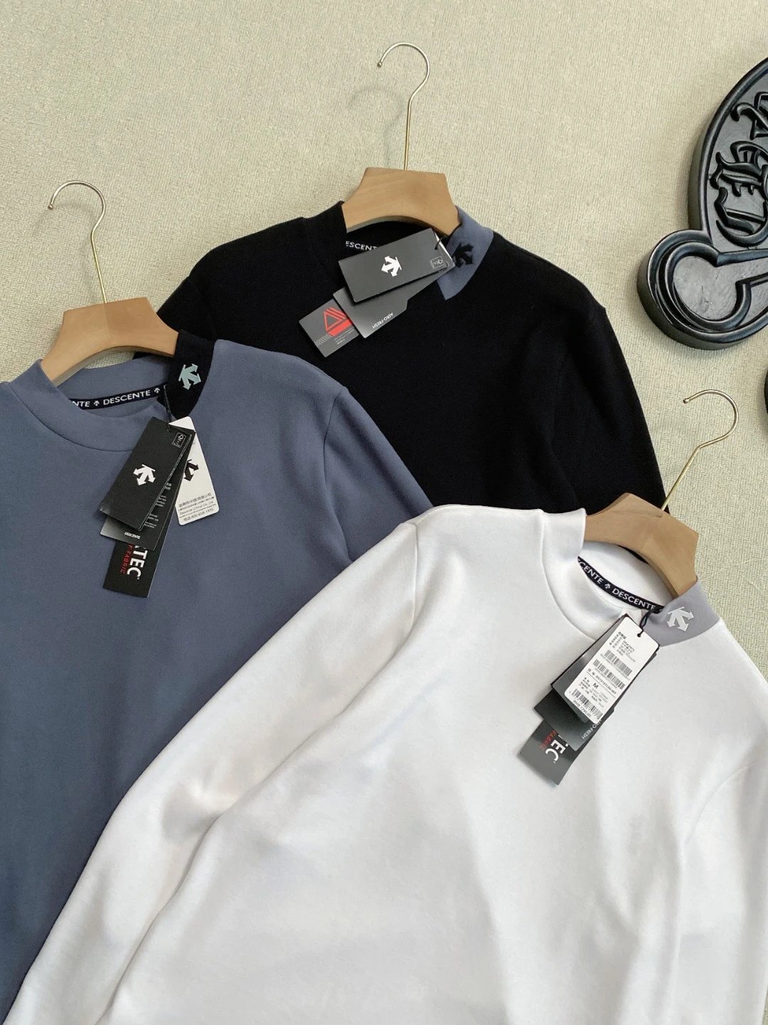 Descente T-Shirts Long-Sleeve Mock-Neck T-Shirt image 2
