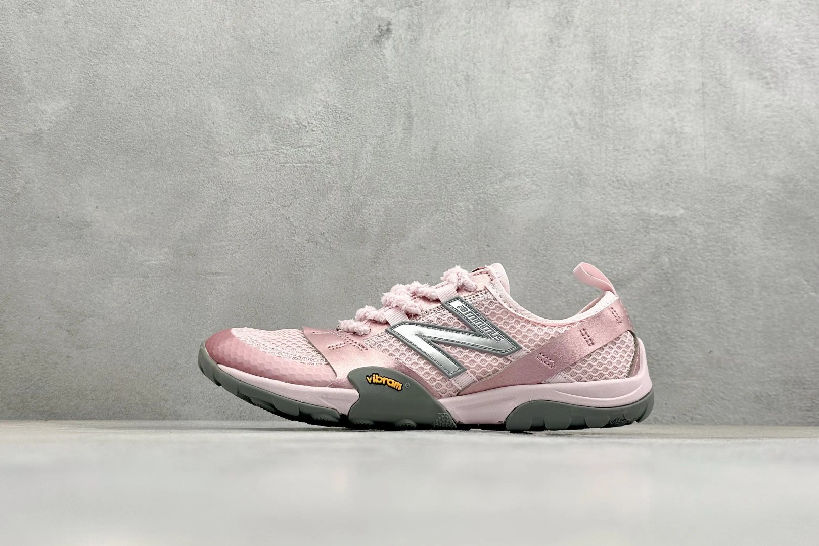 New Balance Sneakers MT10 — *006