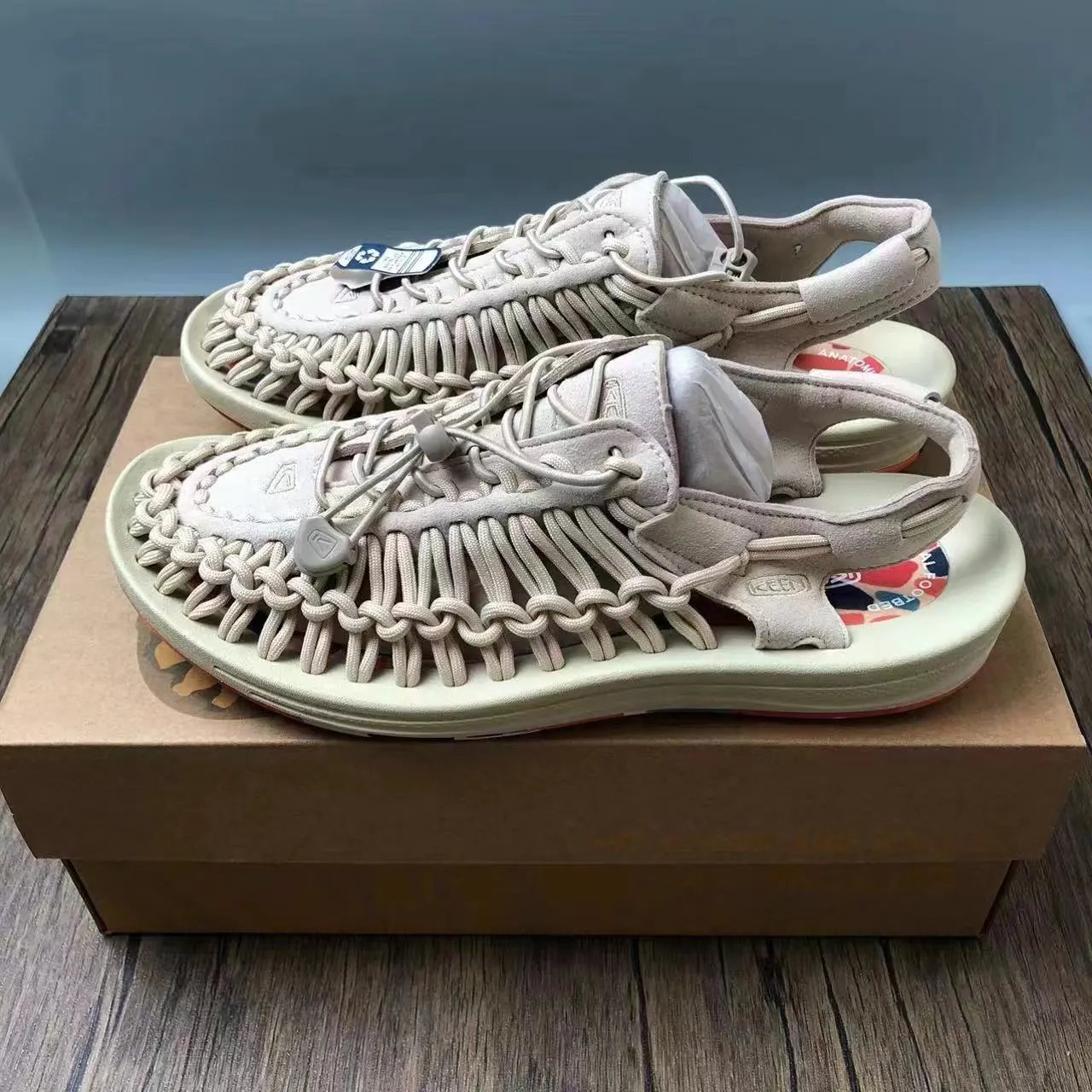 KEEN Sandals UNEEK cord-woven — 30