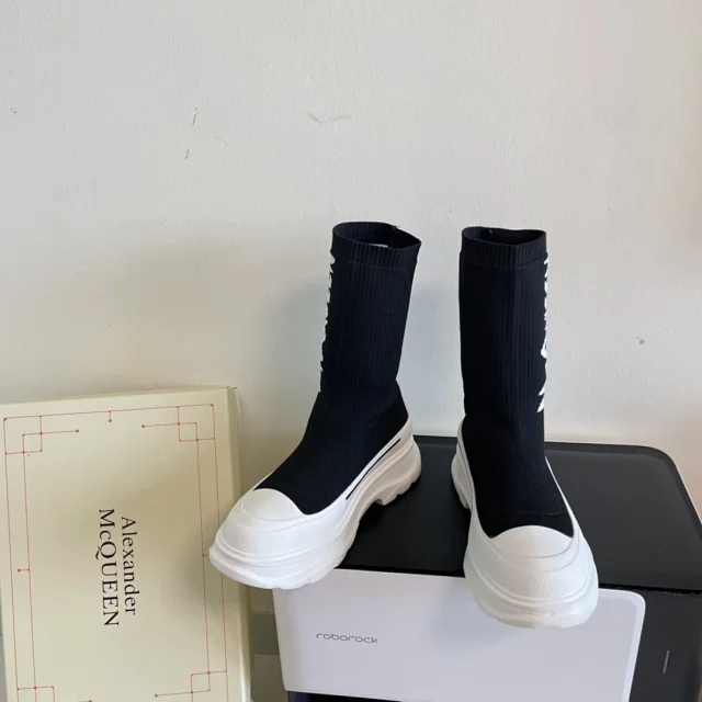 Alexander McQueen Boots Logo Knit Sock with Lug Sole product detail image 15