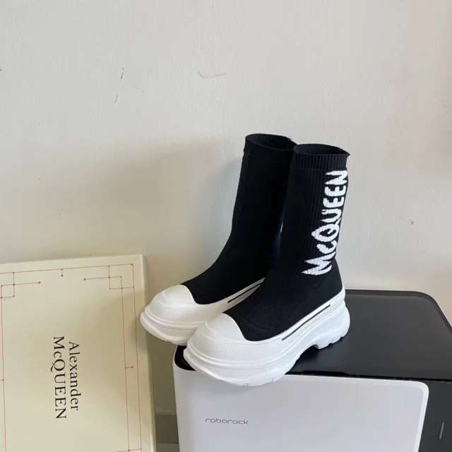 Alexander McQueen Boots Logo Knit Sock with Lug Sole product detail image 19