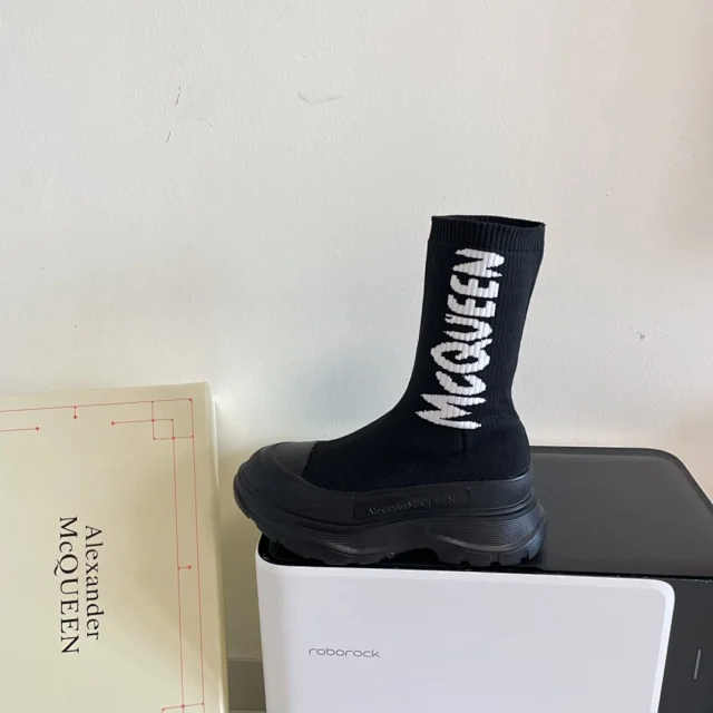 Alexander McQueen Boots Logo Knit Sock with Lug Sole product detail image 9