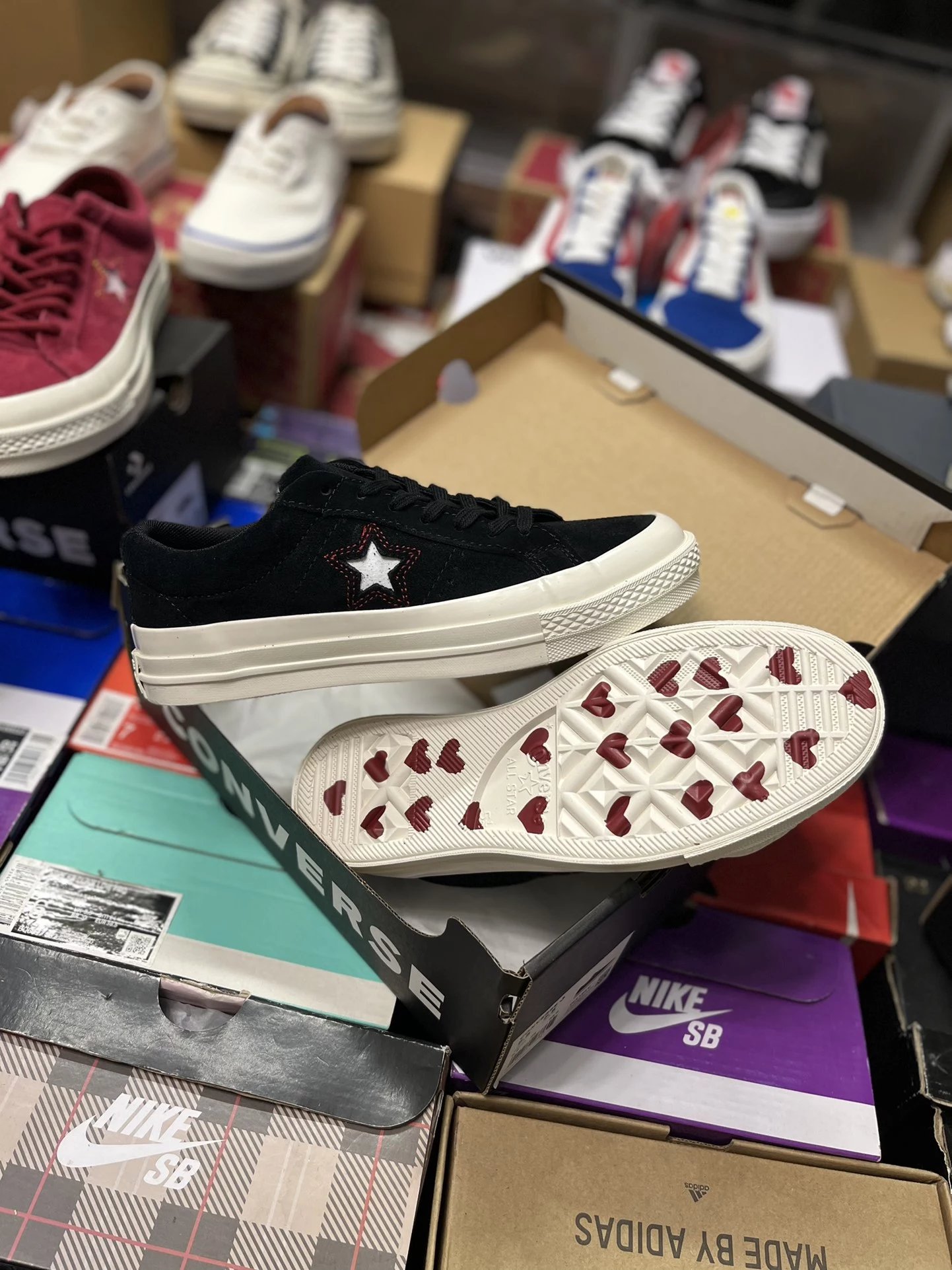 Converse Sneakers One Star Valentine’s Day suede 163192C / 163193C image 2
