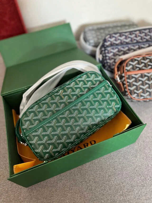 Goyard Crossbody Bags Monogram Zip Camera Bag product detail image 9