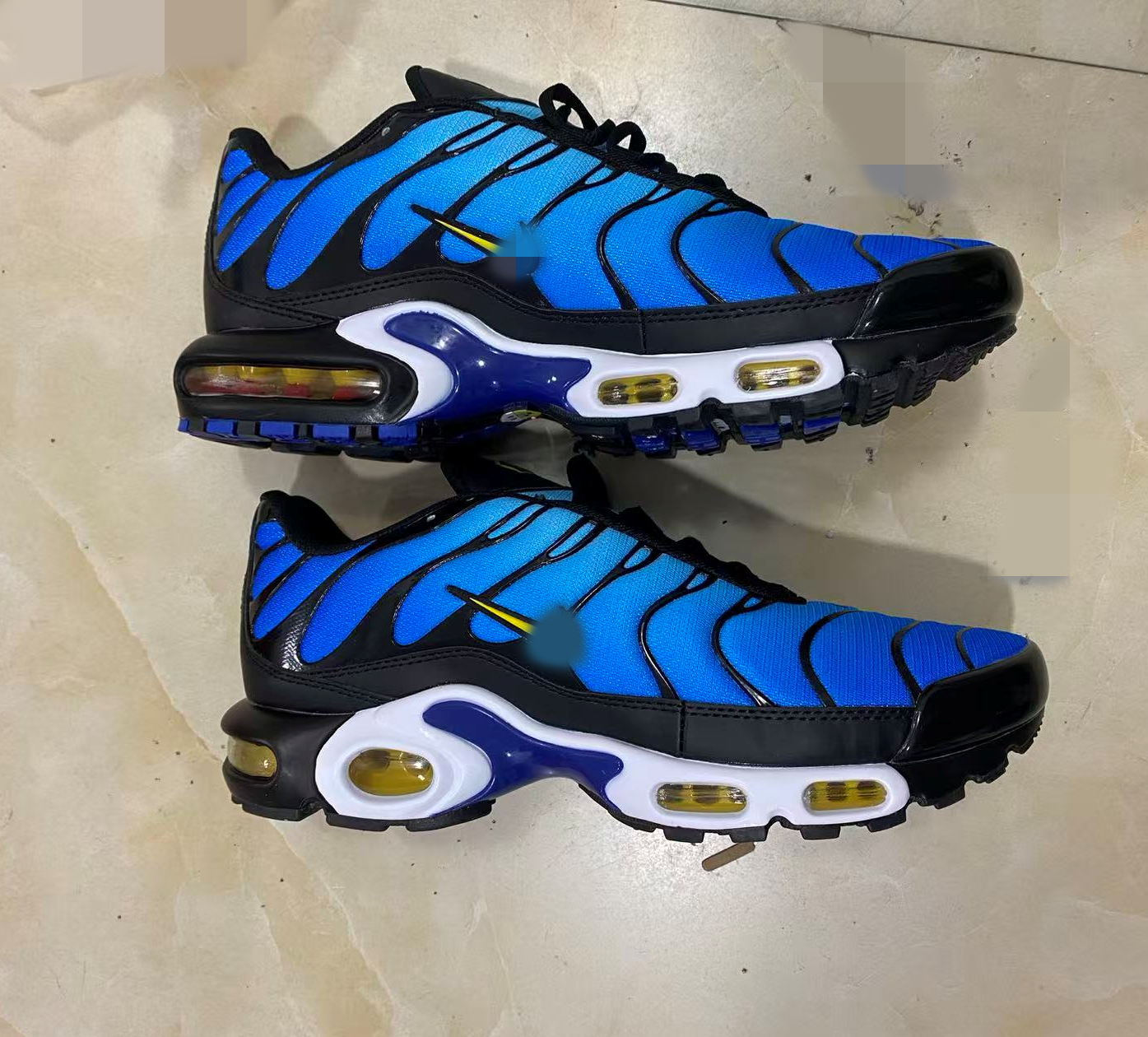 9-蓝色（黑色鞋头）