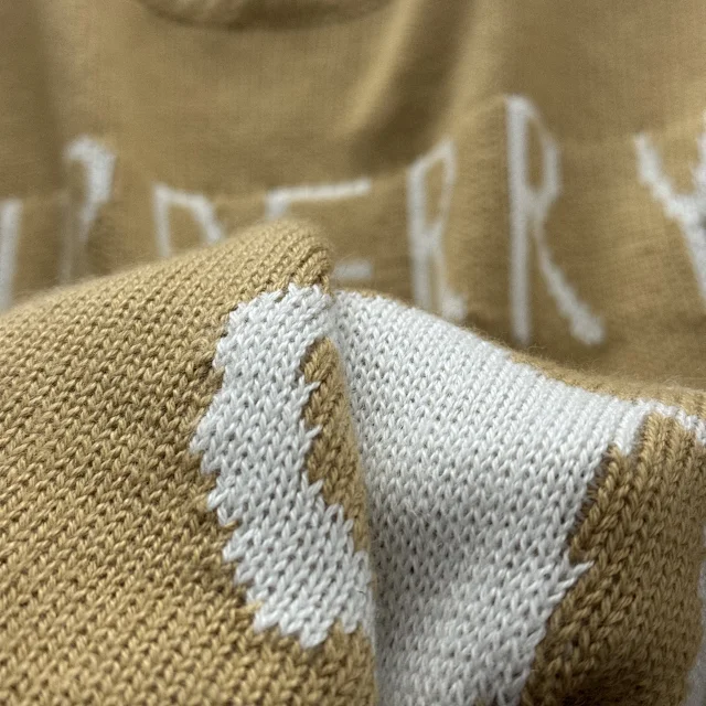 Burberry Knitwear Equestrian Knight stand-collar half-zip sweater product detail image 26