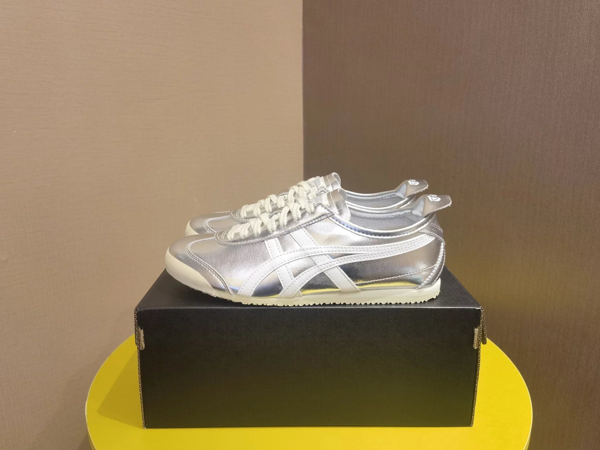 Onitsuka Tiger Sneakers Mexico 66 image 2