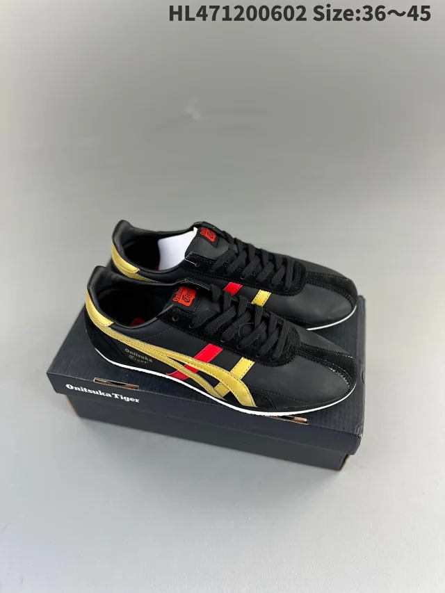 Onitsuka Tiger Sneakers Low-top leather with stripe overlays product detail image 17
