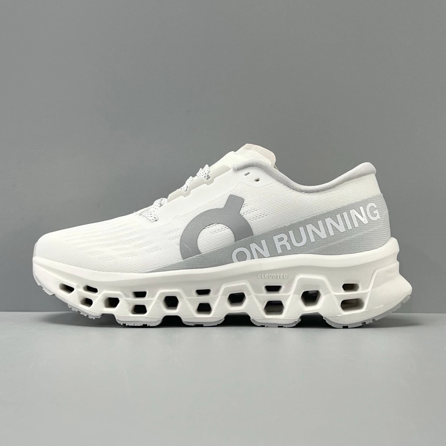 On Sneakers Cloudmonster 3 — *020