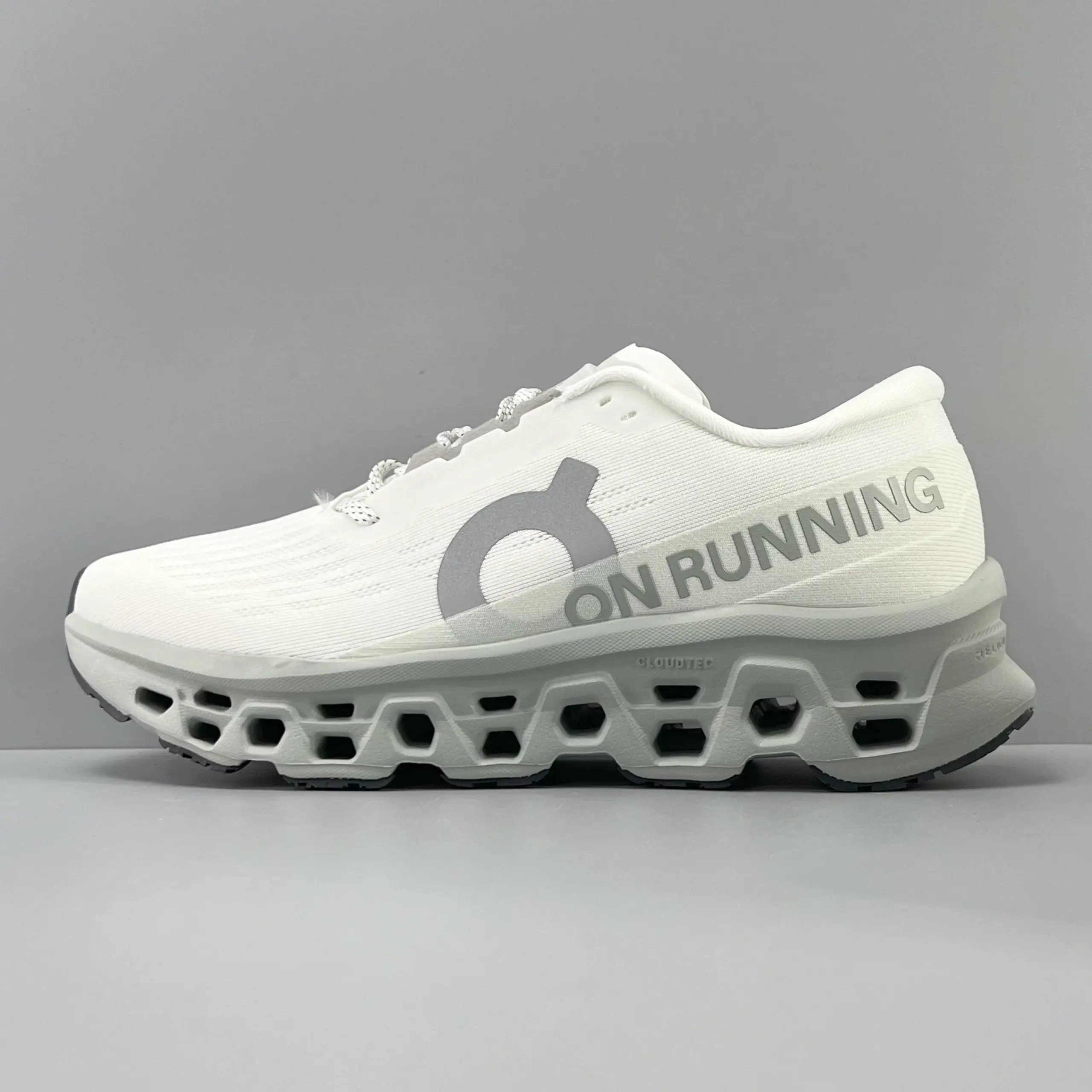 On Sneakers Cloudmonster 3 — *022