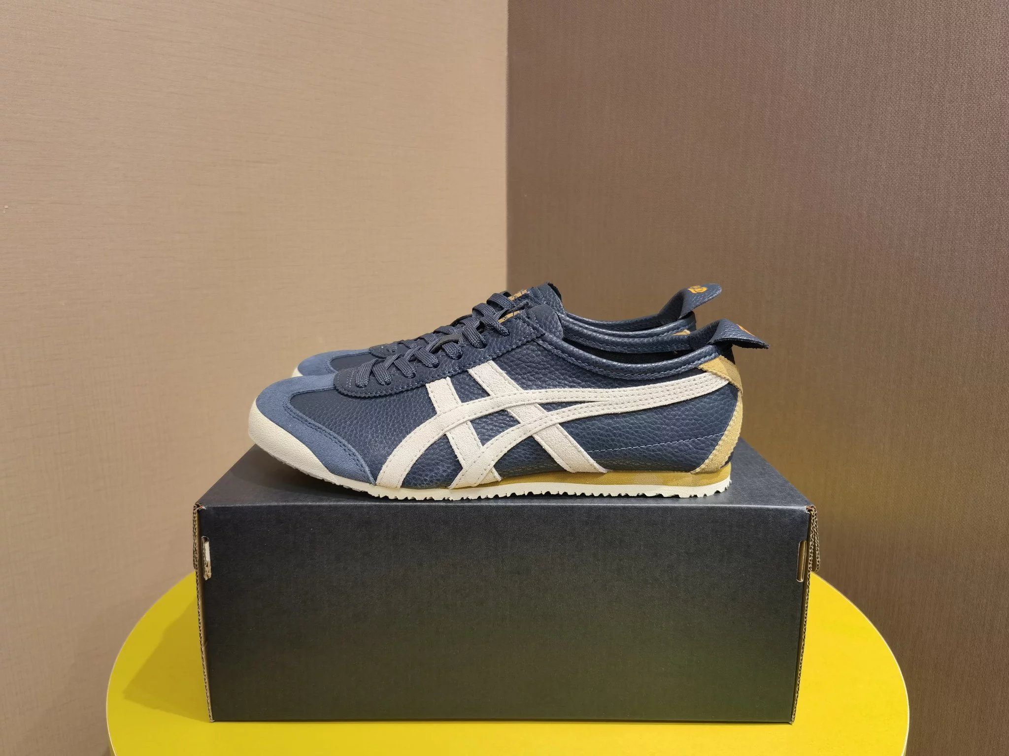 Onitsuka Tiger Sneakers Mexico 66 image 9