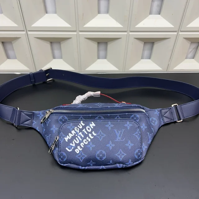 Louis Vuitton Crossbody Bags Monogram Zip Belt Bag product detail image 18