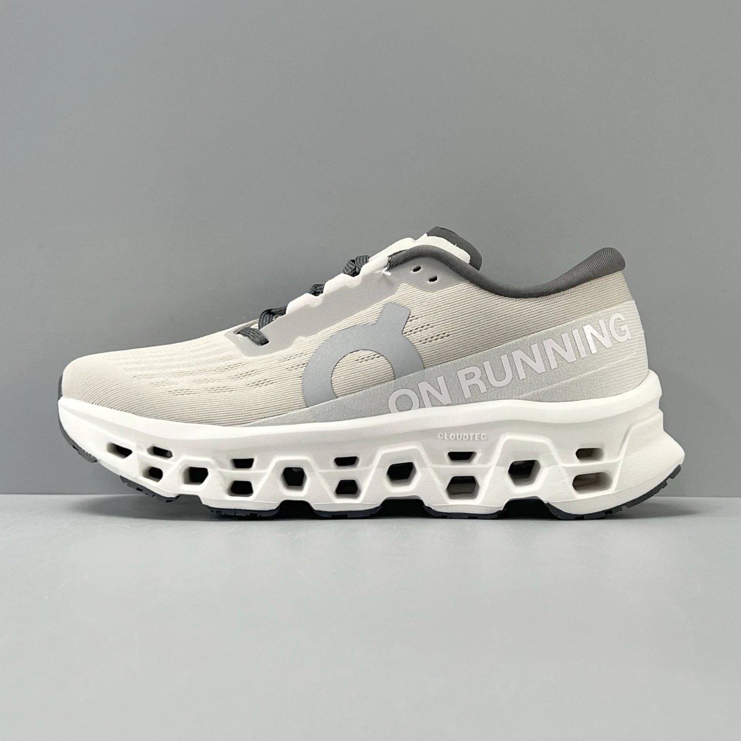 On Sneakers Cloudmonster 3 — *024