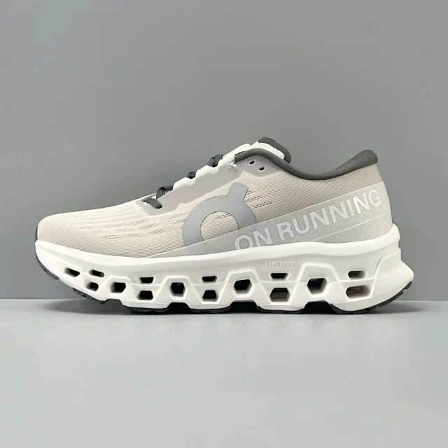 On Sneakers Cloudmonster 3 product detail image 9
