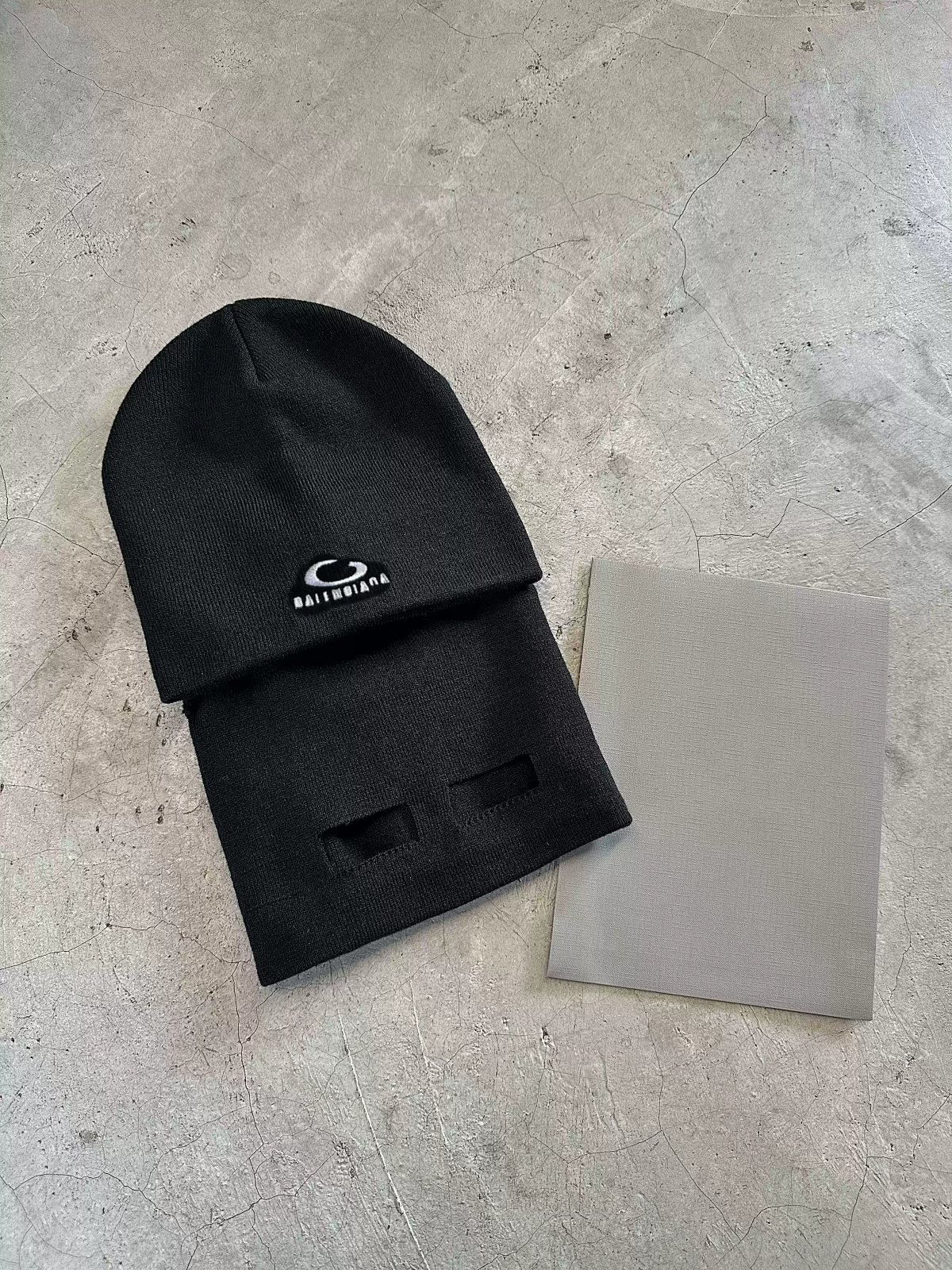 Double-Ring Embroidered Beanie with Mask Knit Hat Unisex TM831879826023