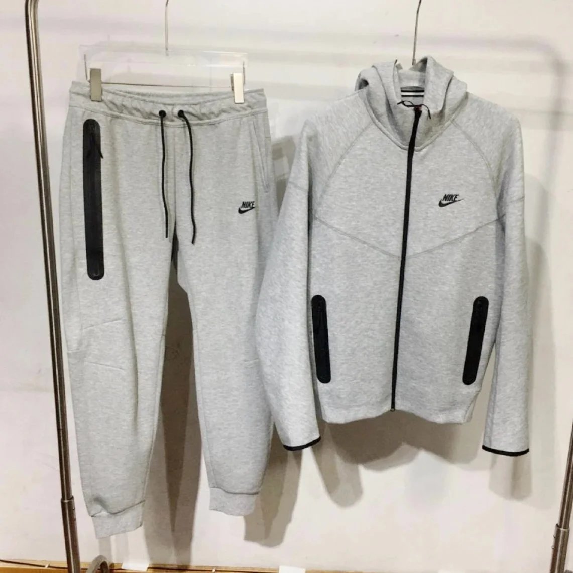 25 year new men's sports adhesive spring and autumn hooded sweatshirt and pants WhatApp+86 17720821250
