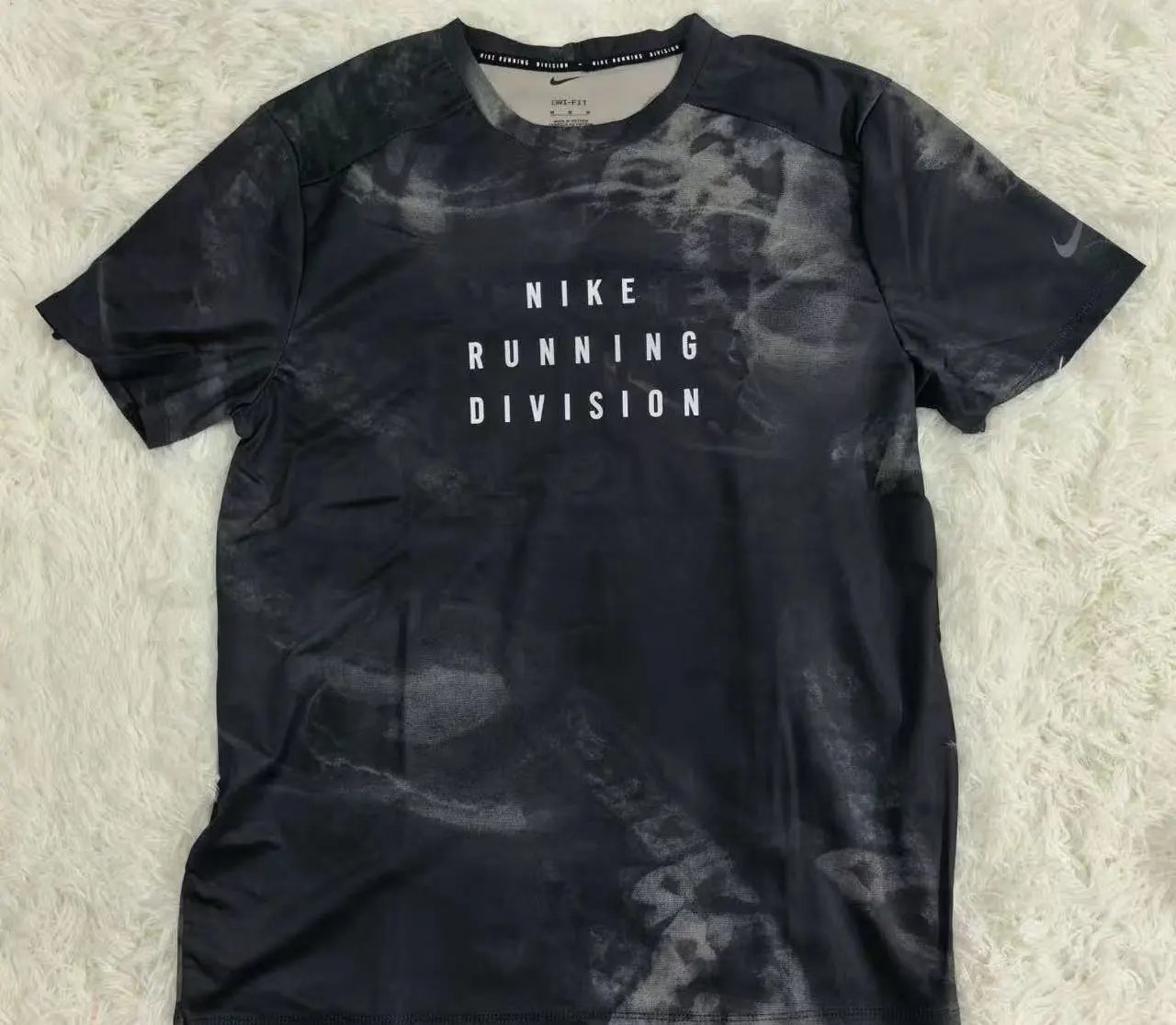 T-shirt 11 Nike letters