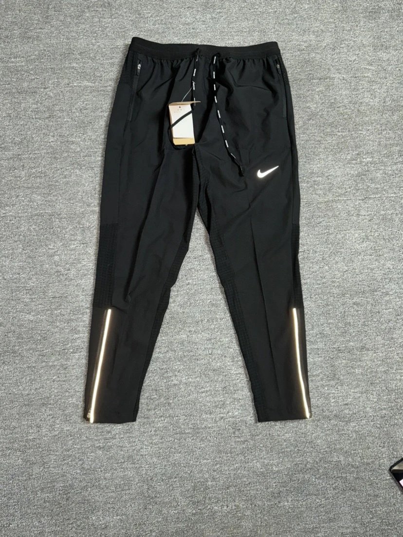 3. Sports pants