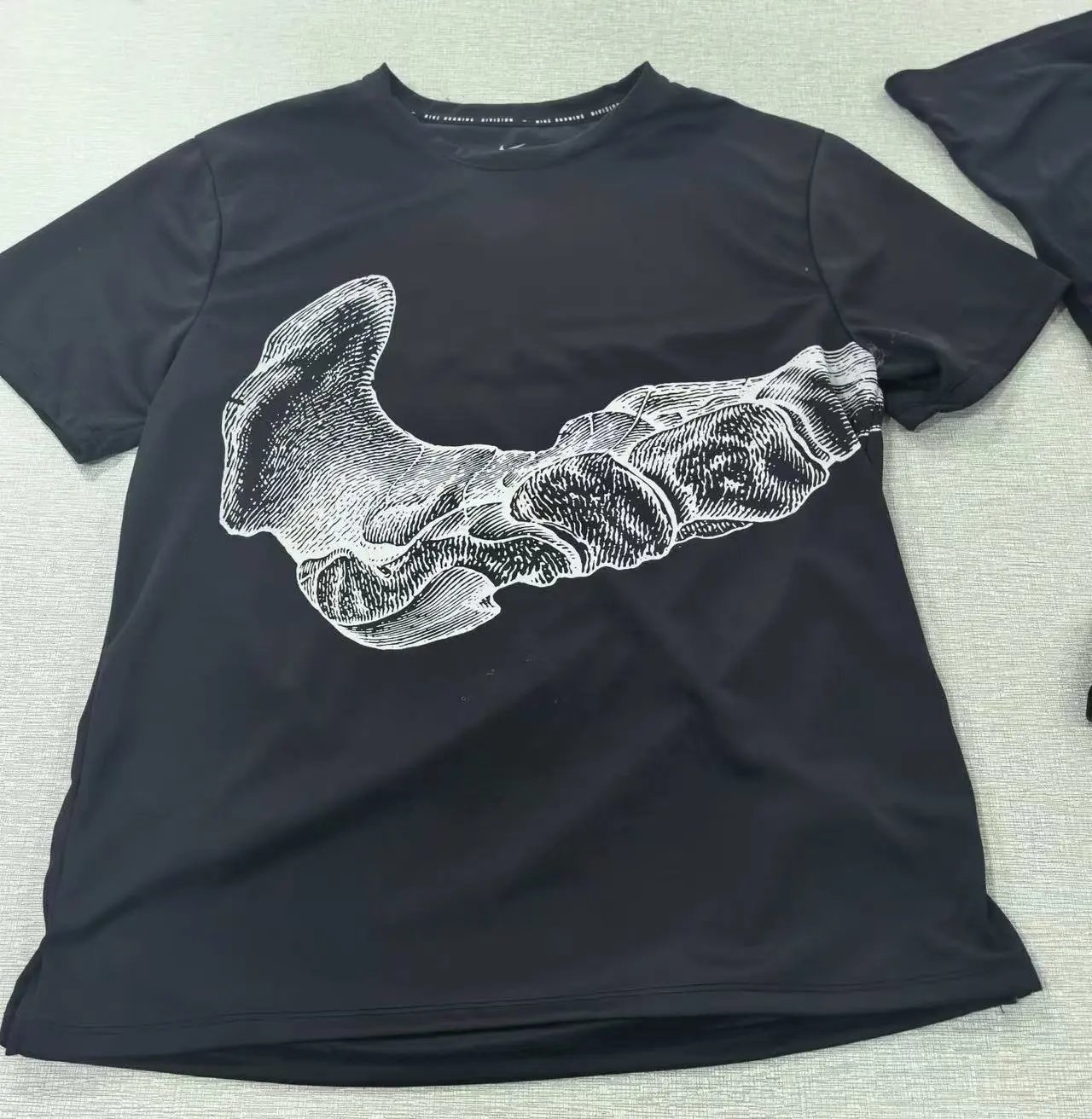 T-shirt 8 new bone design
