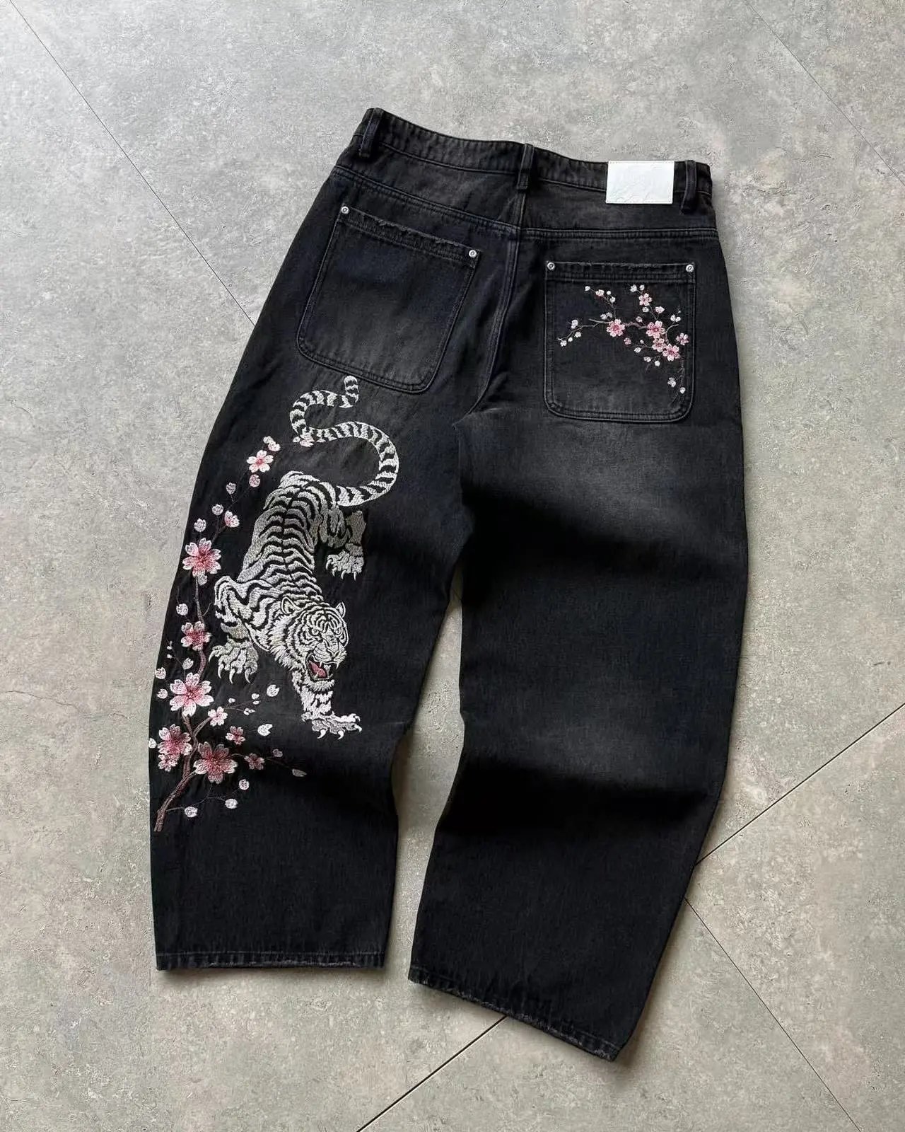 w白虎长牛仔
