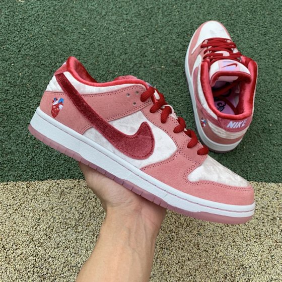 Men's shoes and women's shoes