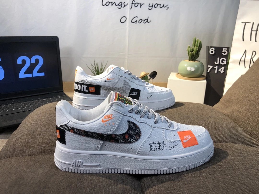Nike Wmns Air Force 1 Low