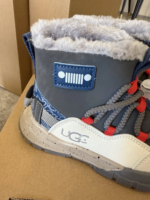 UGG Children's snow boots: seller detail photo 7