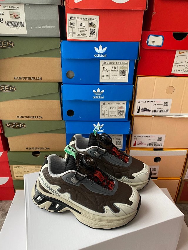 Salomon Children's Shoes: seller detail photo 8