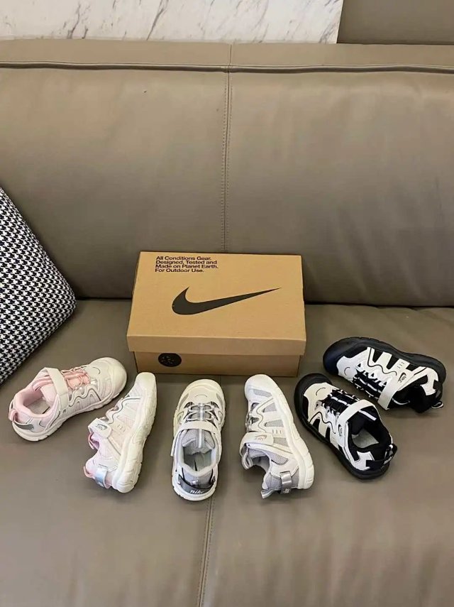 Nike children's Shoes: seller detail photo 9