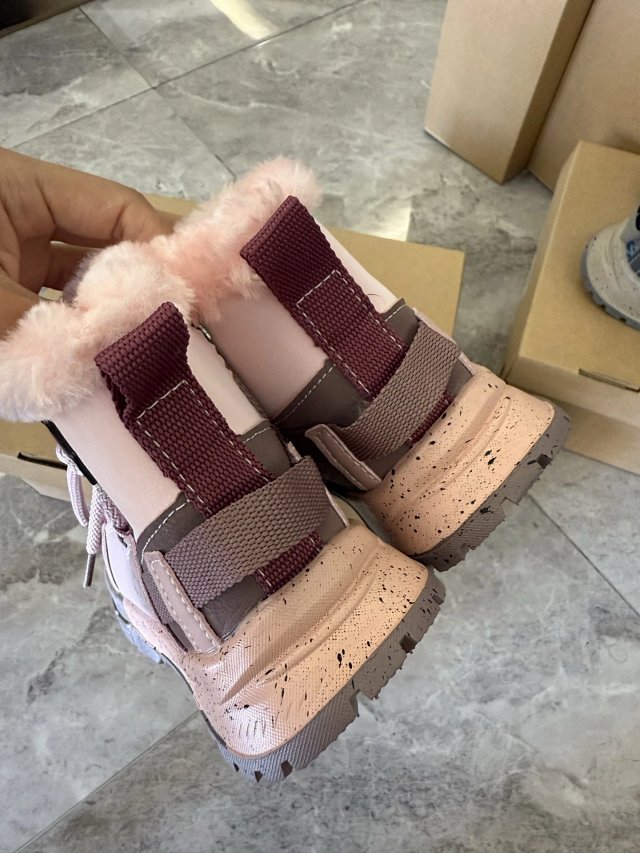 UGG Children's snow boots: seller detail photo 8