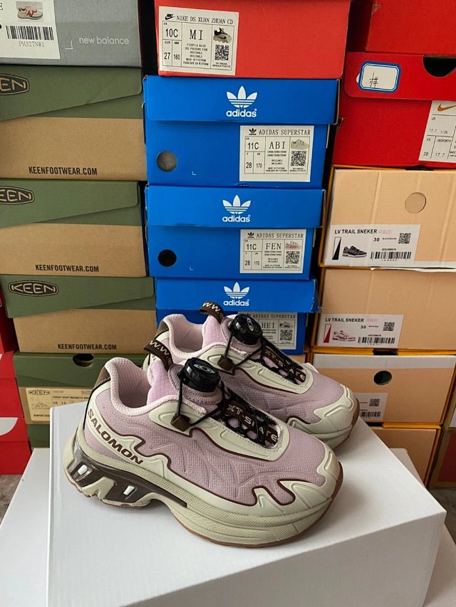 Salomon Children's Shoes: seller detail photo 9