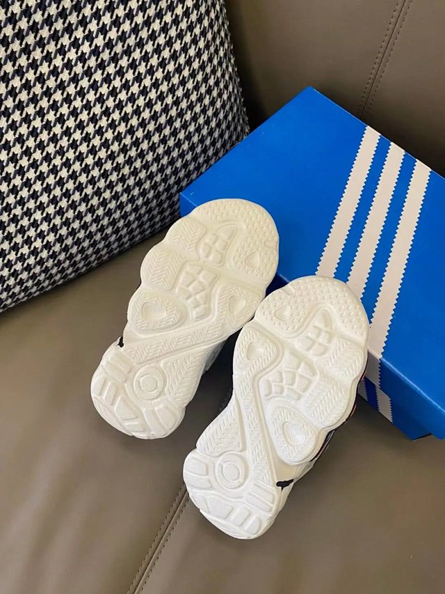 Adidas Children's Shoes: seller detail photo 12
